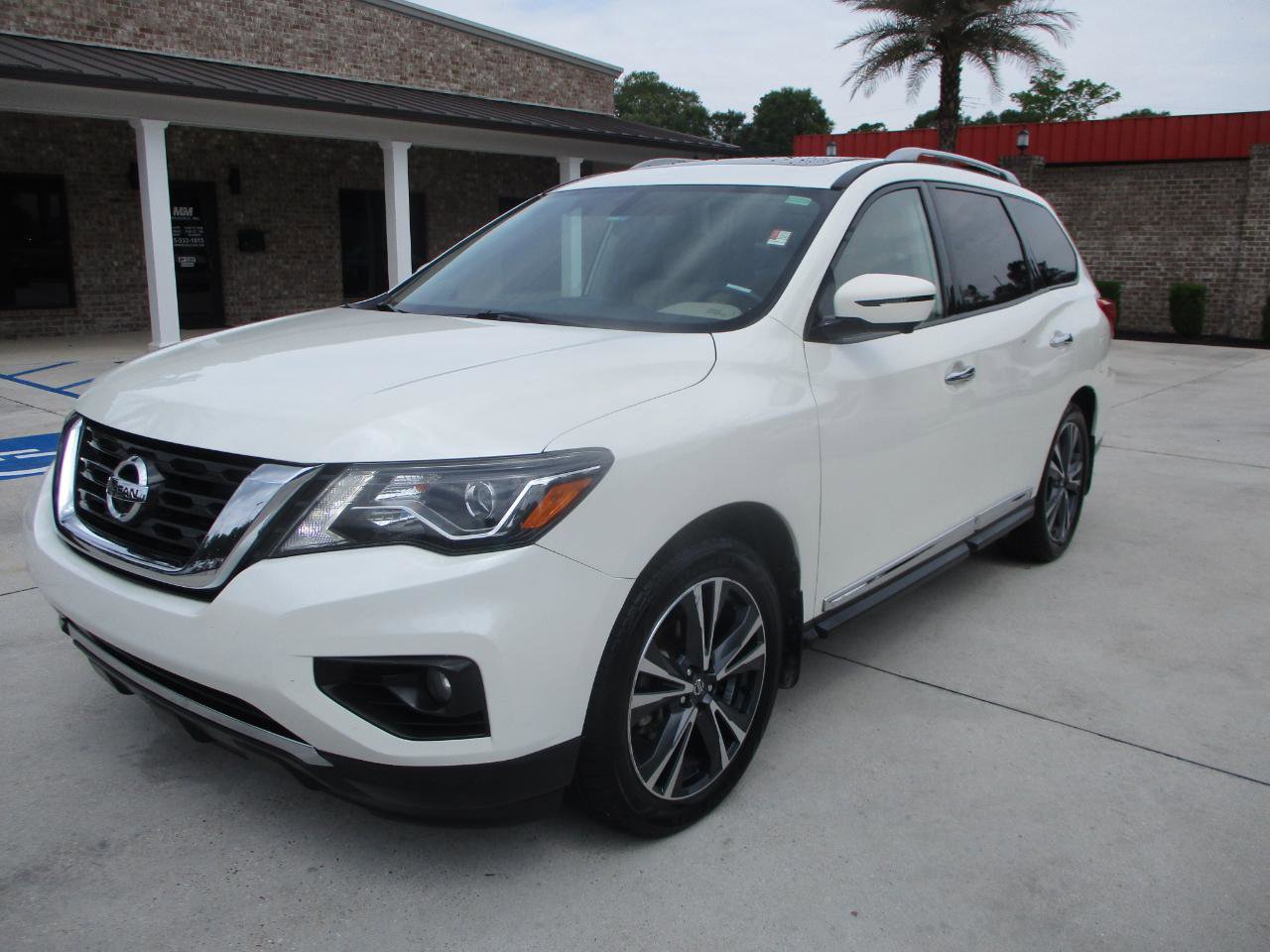 Used 2019 Nissan Pathfinder Platinum FWD image 28