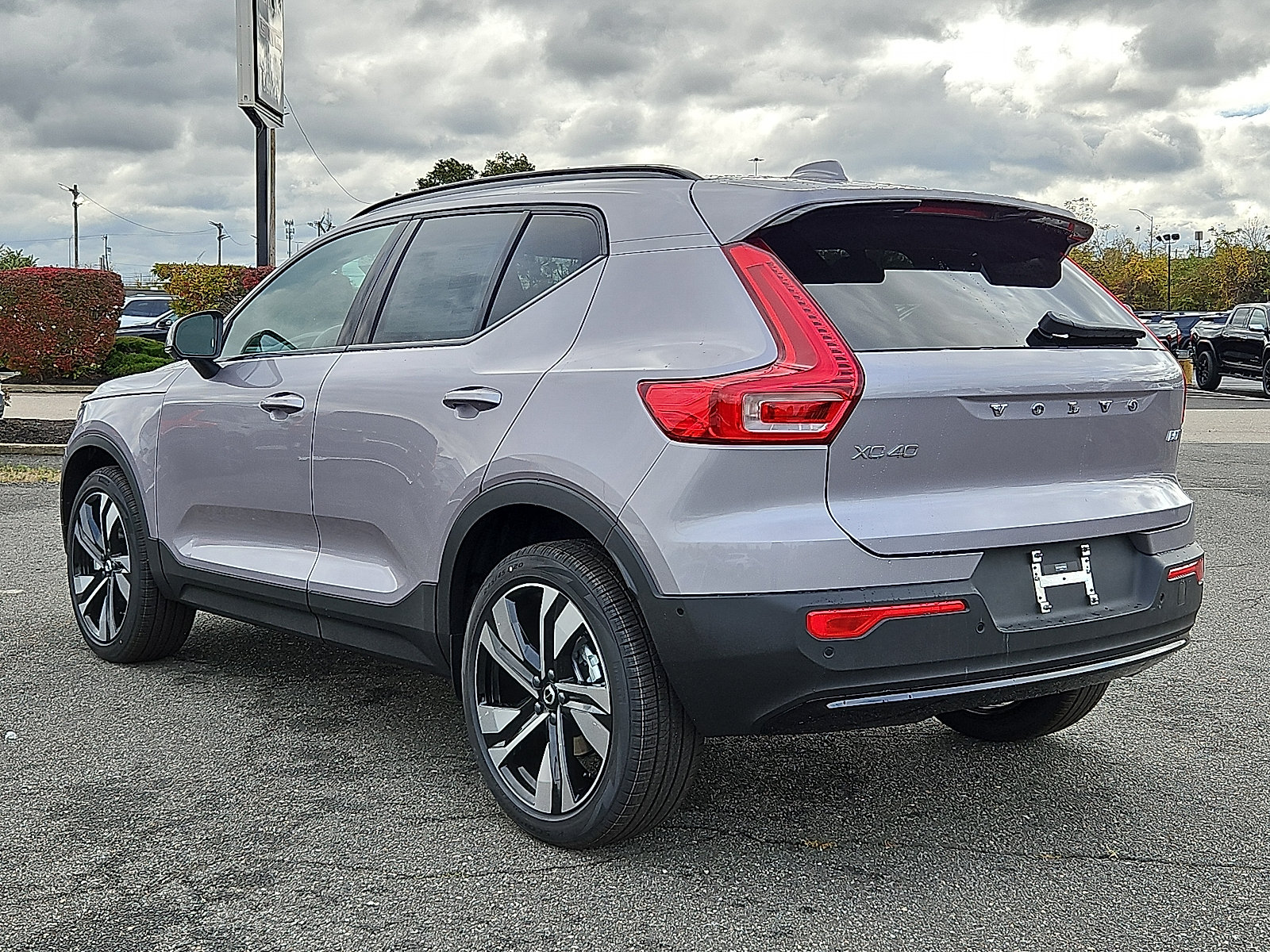 New 2026 Volvo XC40 B5 Ultra w/ Protection Package Premier AWD/4WD image 4