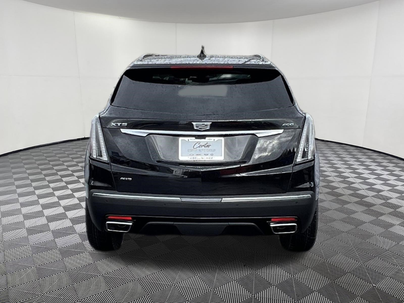 New 2026 Cadillac XT5 Sportv w/ LPO, Blue Accent Package AWD/4WD image 5