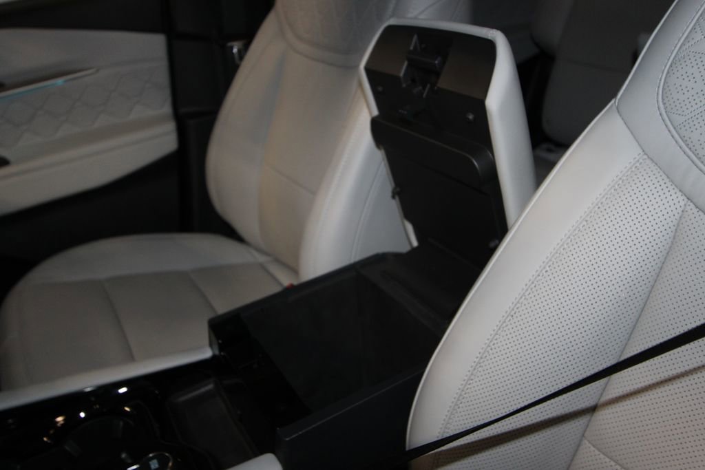 Used 2025 Ford Explorer Platinum w/ LUX Leather Package image 21