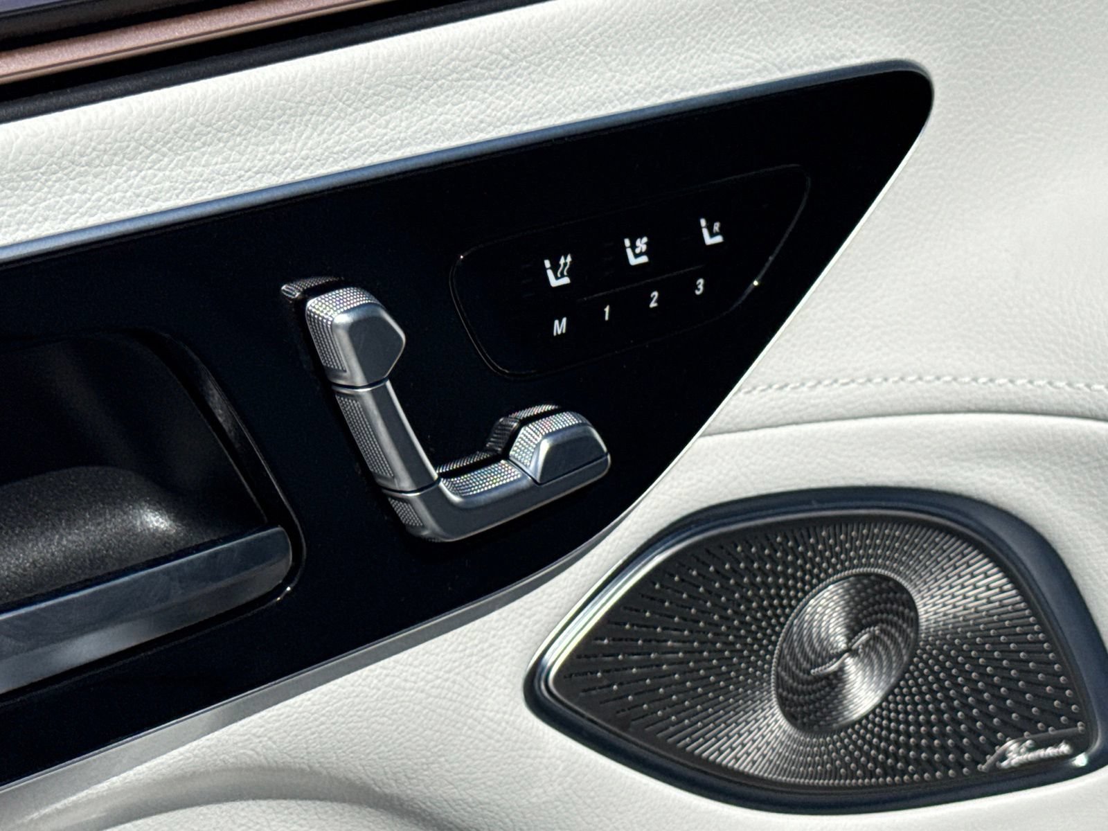 New 2026 Mercedes-Benz EQS 400 4MATIC SUV image 16