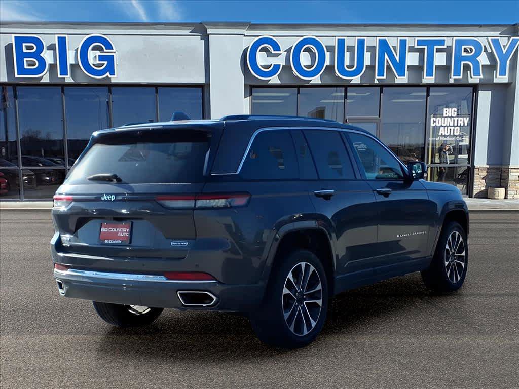 Used 2022 Jeep Grand Cherokee Overland w/ Luxury Tech Group IV AWD/4WD image 6