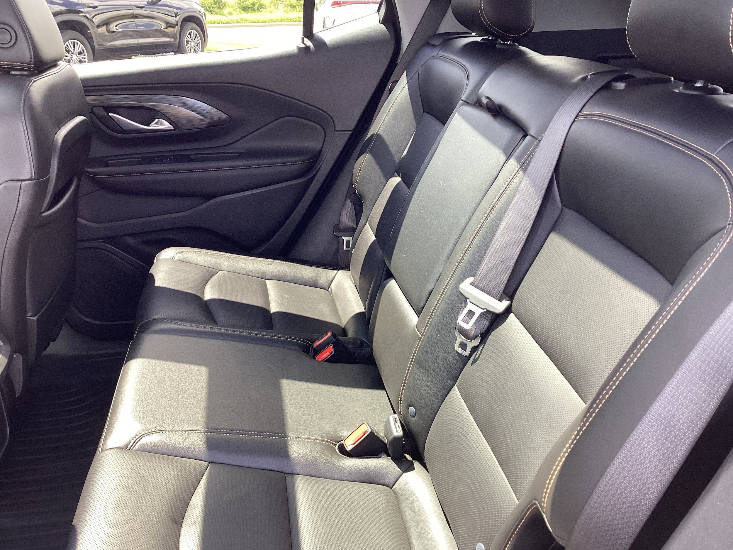 Used 2021 GMC Terrain SLT w/ Infotainment Package II AWD/4WD image 13