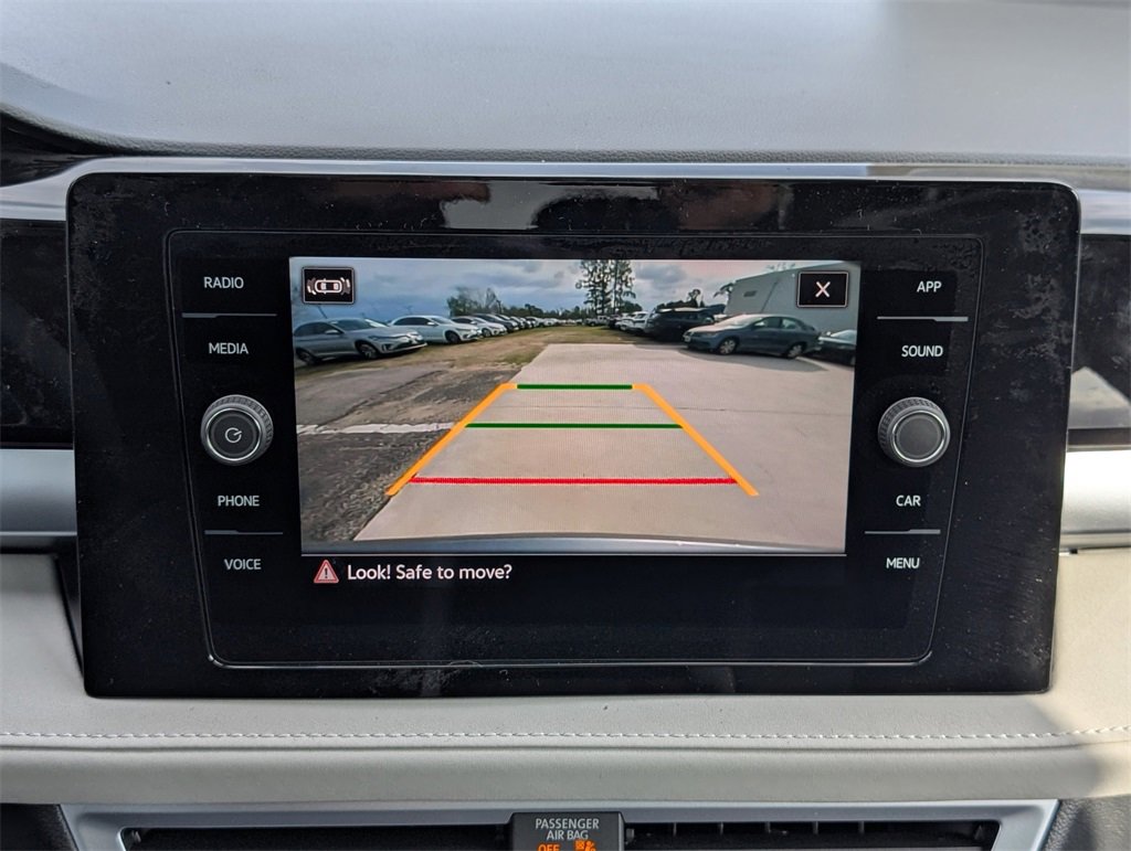 New 2026 Volkswagen Taos SE image 20