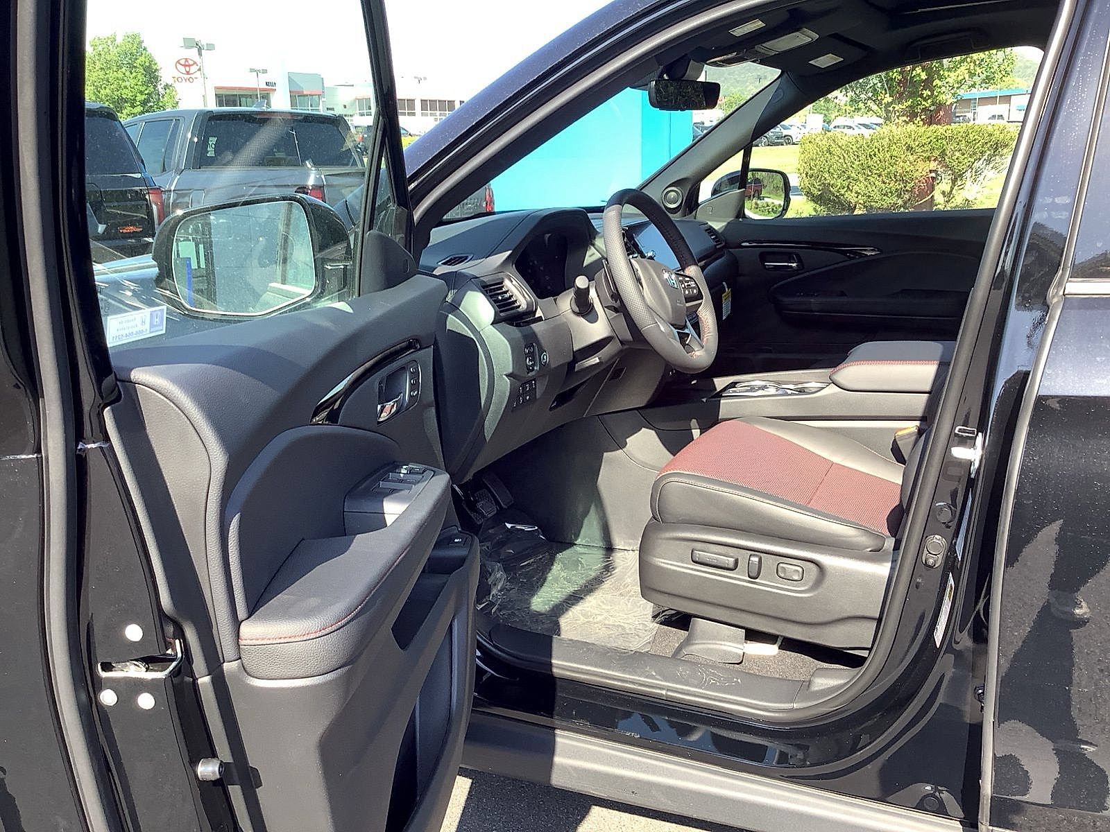 New 2026 Honda Ridgeline Black Edition image 10