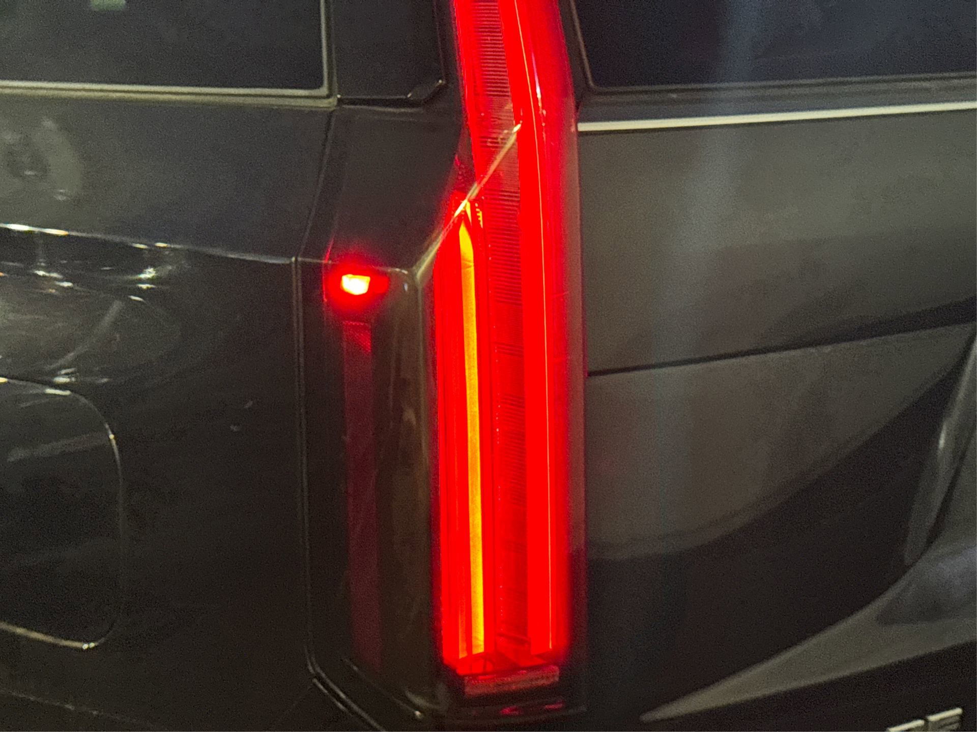 Used 2025 Cadillac Escalade Premium Luxury image 16