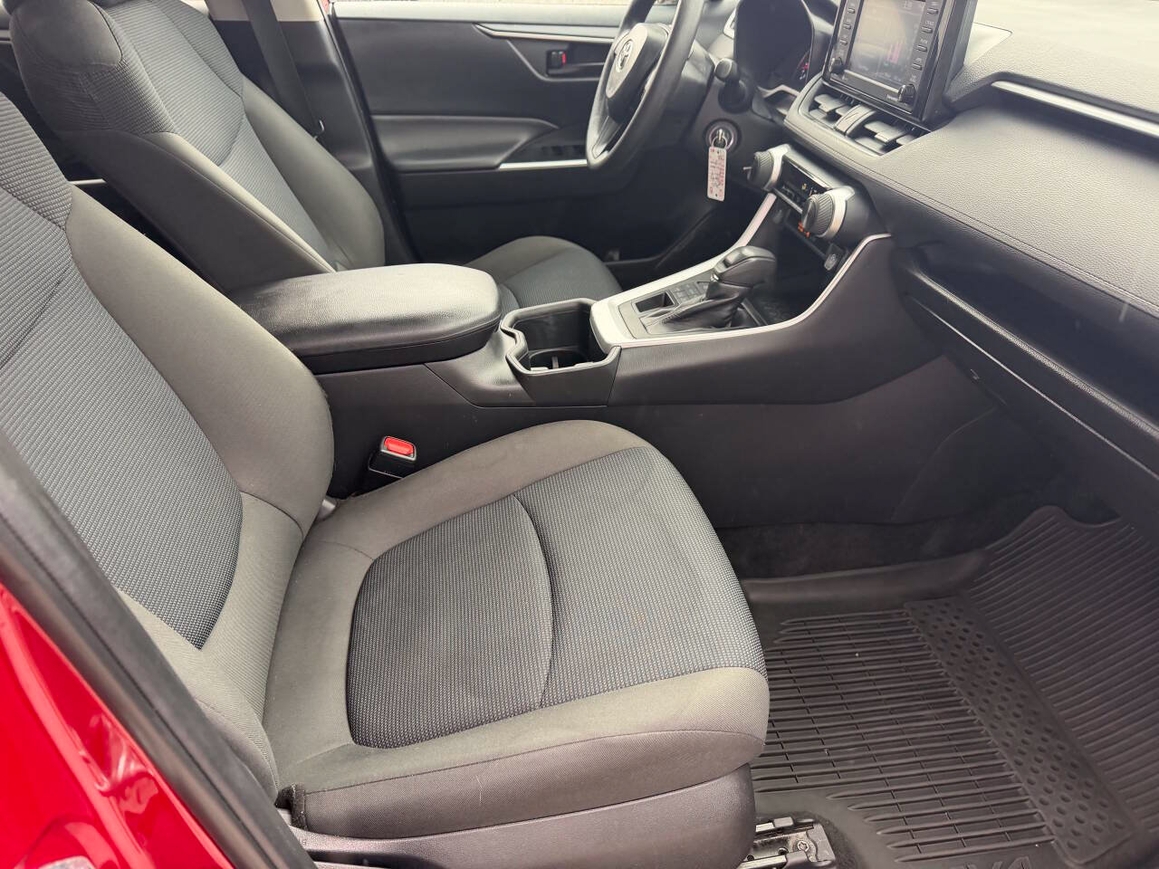 Used 2022 Toyota RAV4 LE AWD/4WD image 21