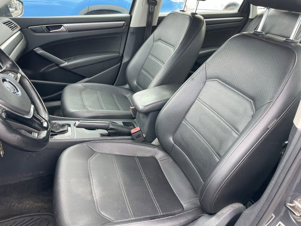 Used 2017 Volkswagen Passat 1.8T R-Line image 6
