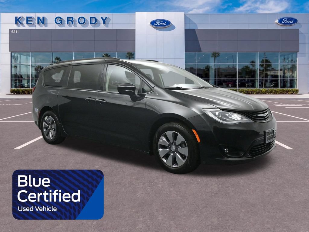 Used 2018 Chrysler Pacifica Limited w/ Advanced Safetytec Group