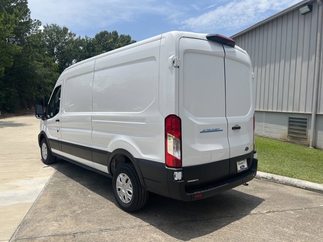 New 2023 Ford E-Transit Medium Roof image 4