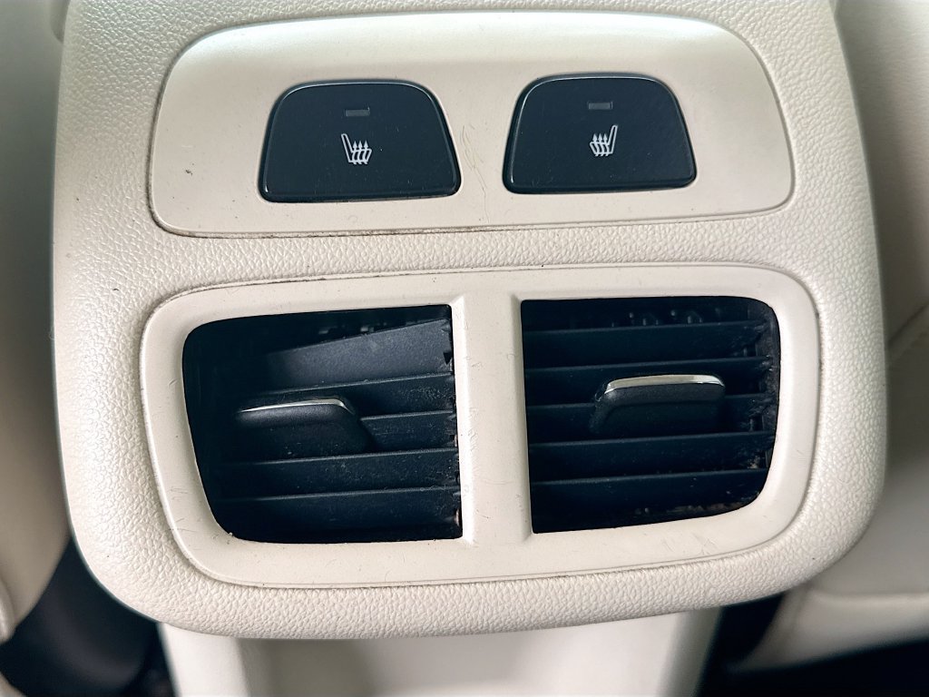 Used 2023 Buick Envision Avenir FWD image 26