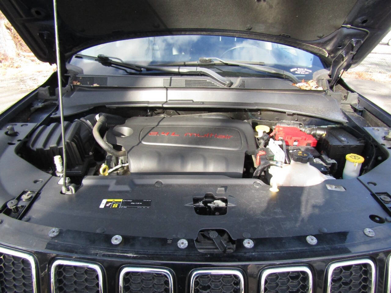 Used 2021 Jeep Compass Latitude image 30