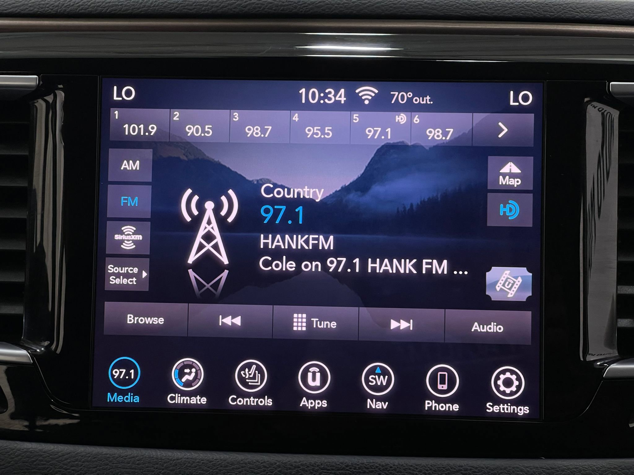 Used 2019 Chrysler Pacifica Touring-L Plus w/ Advanced Safetytec Group FWD image 24