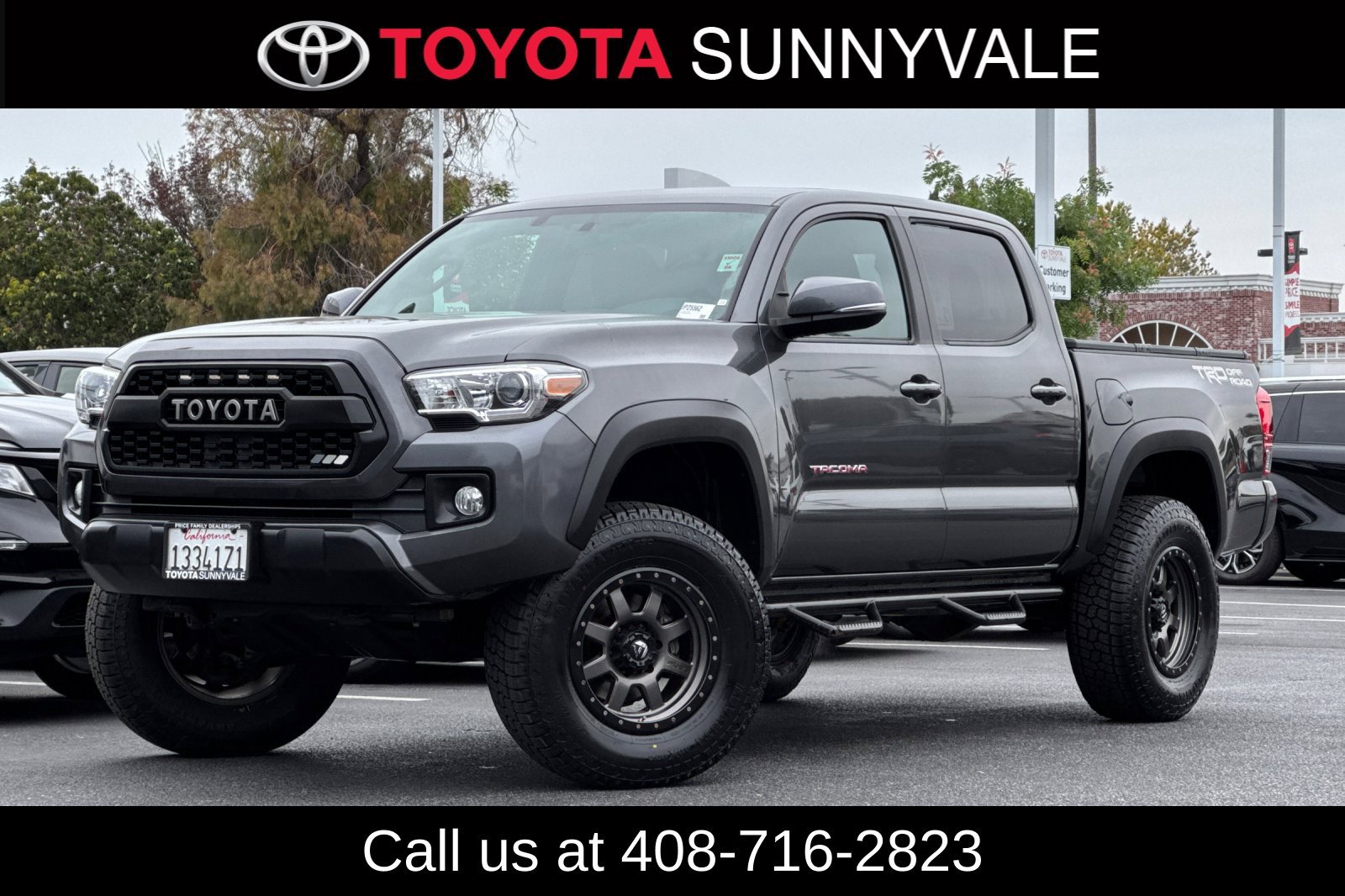 Used 2016 Toyota Tacoma TRD Off-Road RWD image 2