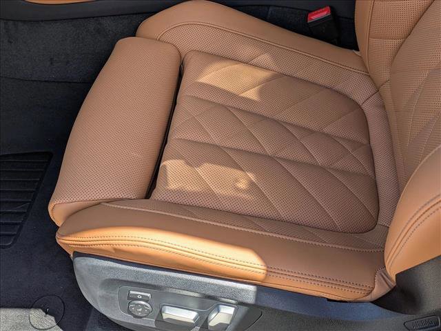 New 2026 BMW X5 xDrive50e w/ Executive Package AWD/4WD image 4