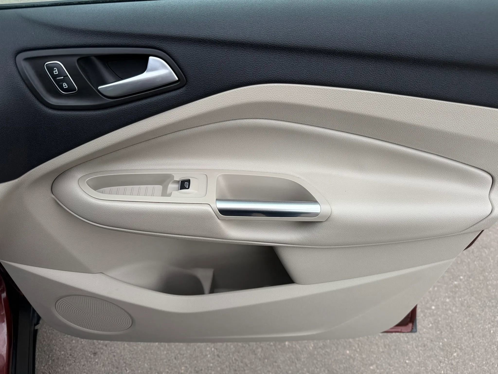 Used 2018 Ford Escape Titanium image 22