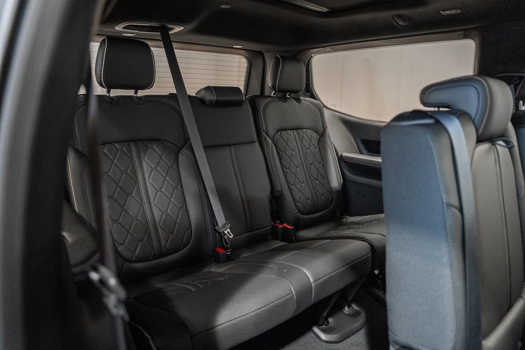 New 2024 Jeep Grand Wagoneer Series III w/ HD Trailer Tow Package image 39