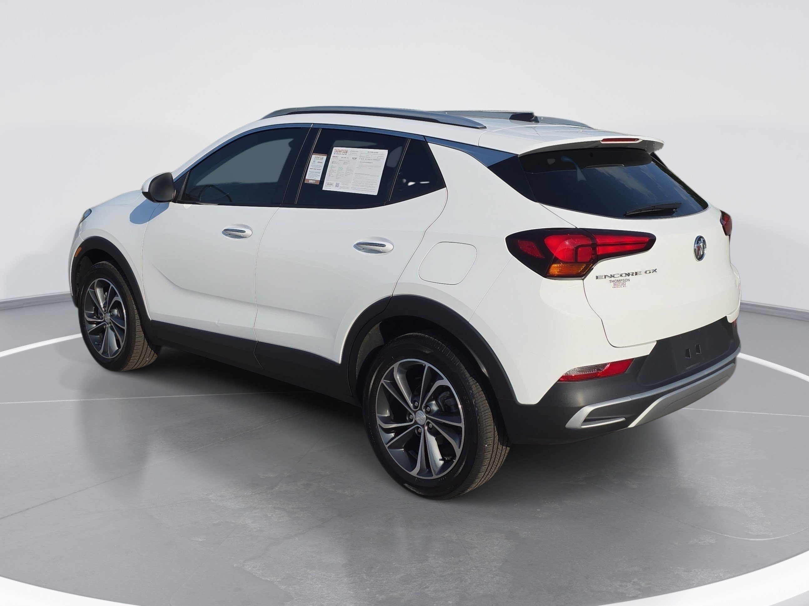 Used 2023 Buick Encore GX Select w/ Safety Package II FWD image 5