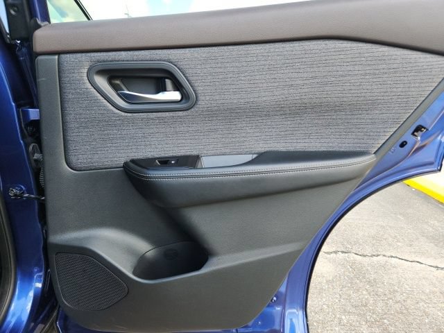 Used 2021 Nissan Rogue SV FWD image 18