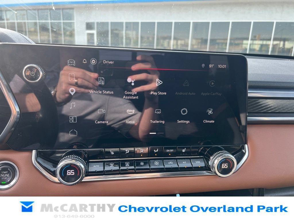 Used 2023 GMC Canyon AT4 w/ Canyon Safety Plus Package AWD/4WD image 18