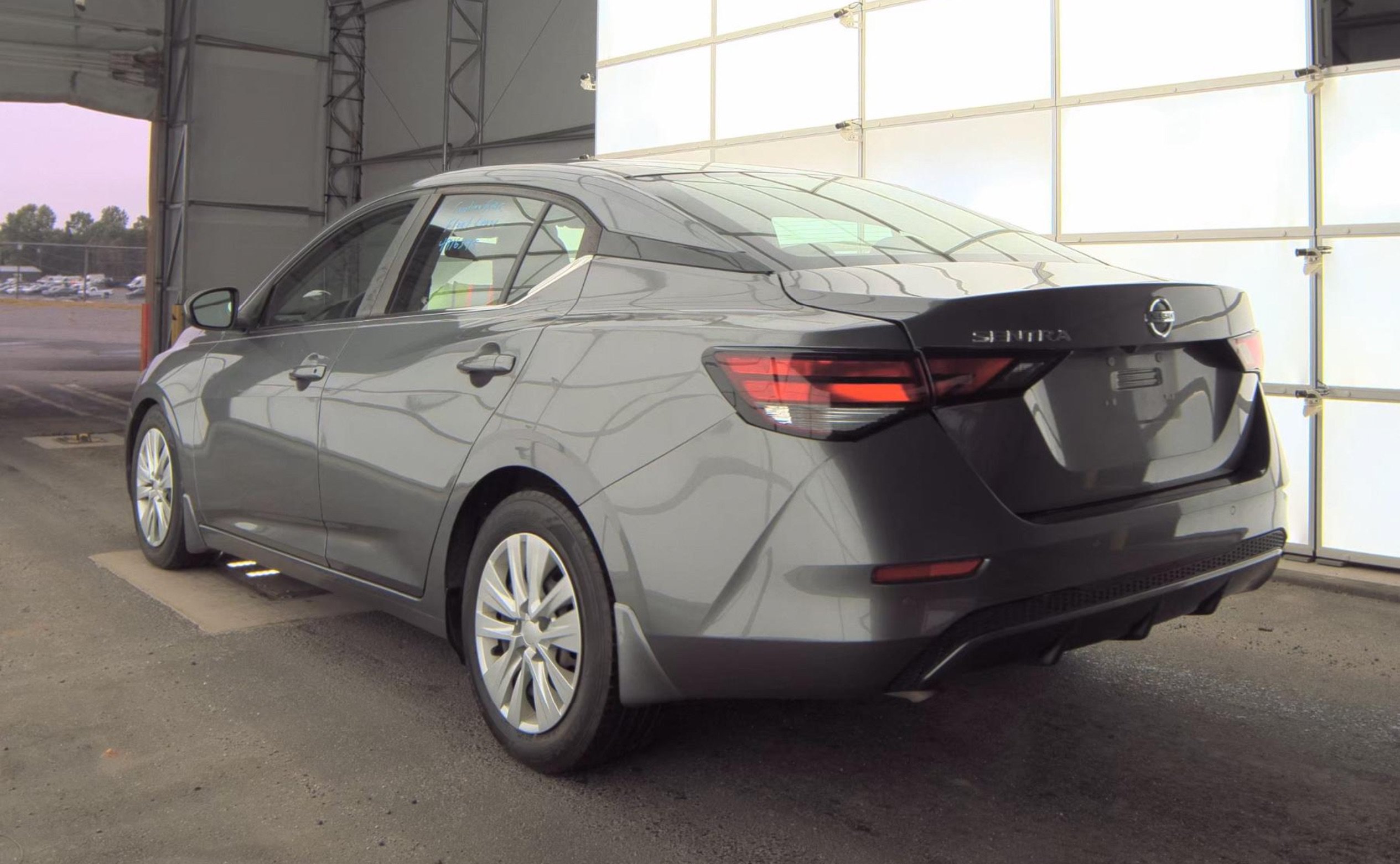 Used 2020 Nissan Sentra S w/ Trunk Package FWD image 4