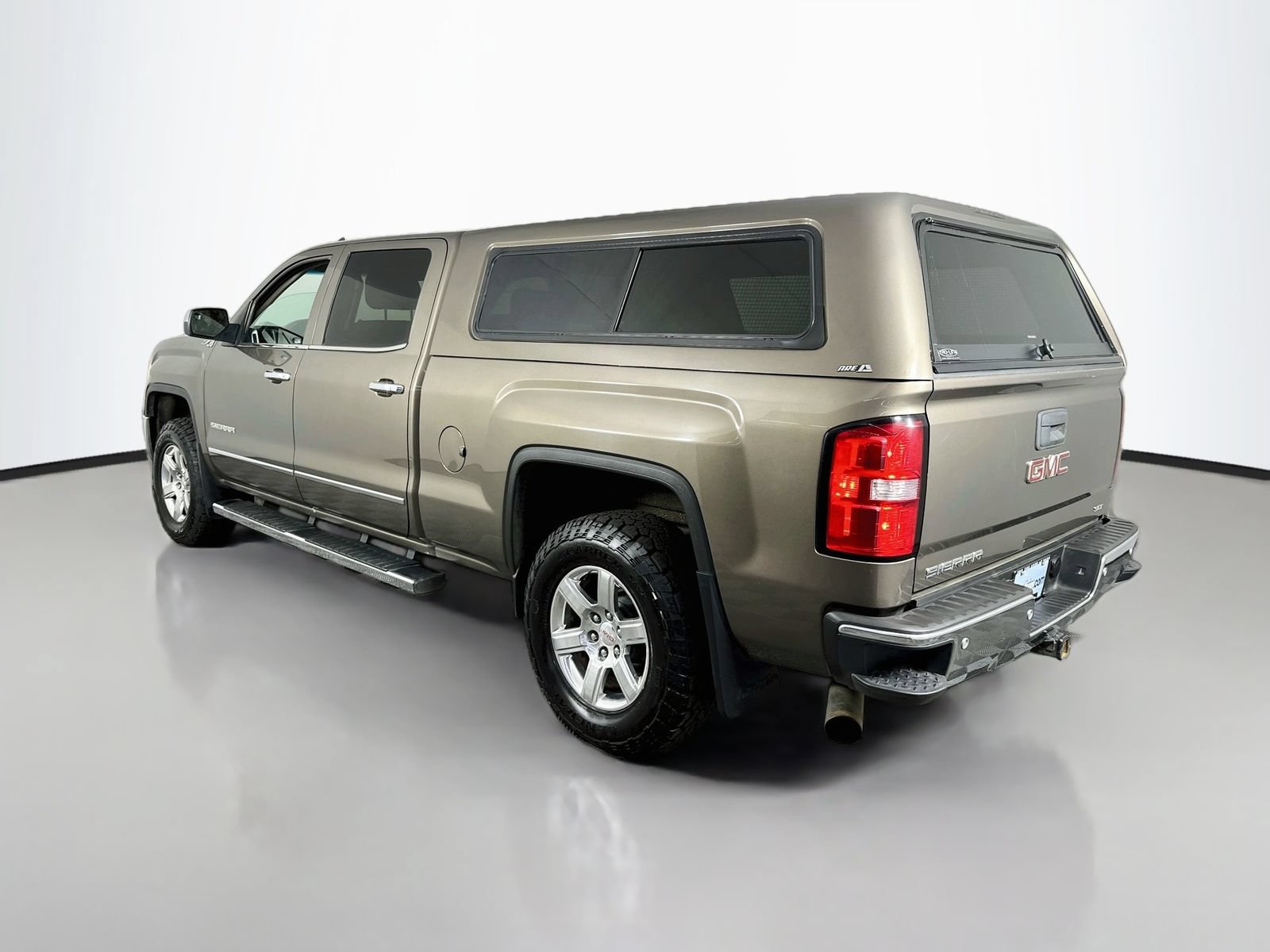 Used 2015 GMC Sierra 1500 SLT w/ SLT Preferred Package AWD/4WD image 6