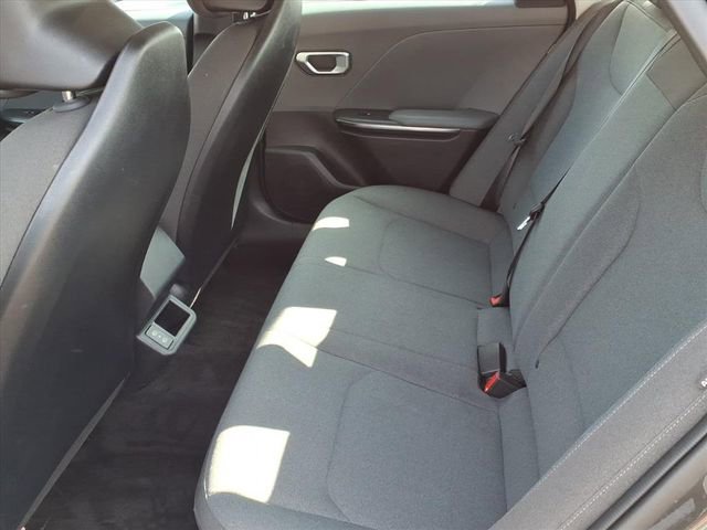 Used 2025 Kia K4 LXS image 11
