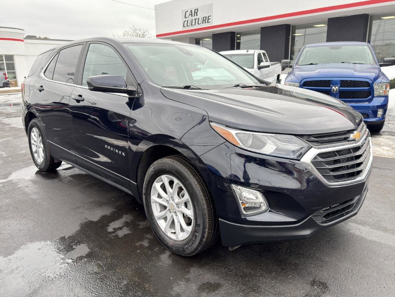 Used 2021 Chevrolet Equinox LT w/ Driver Convenience Package AWD/4WD image 2