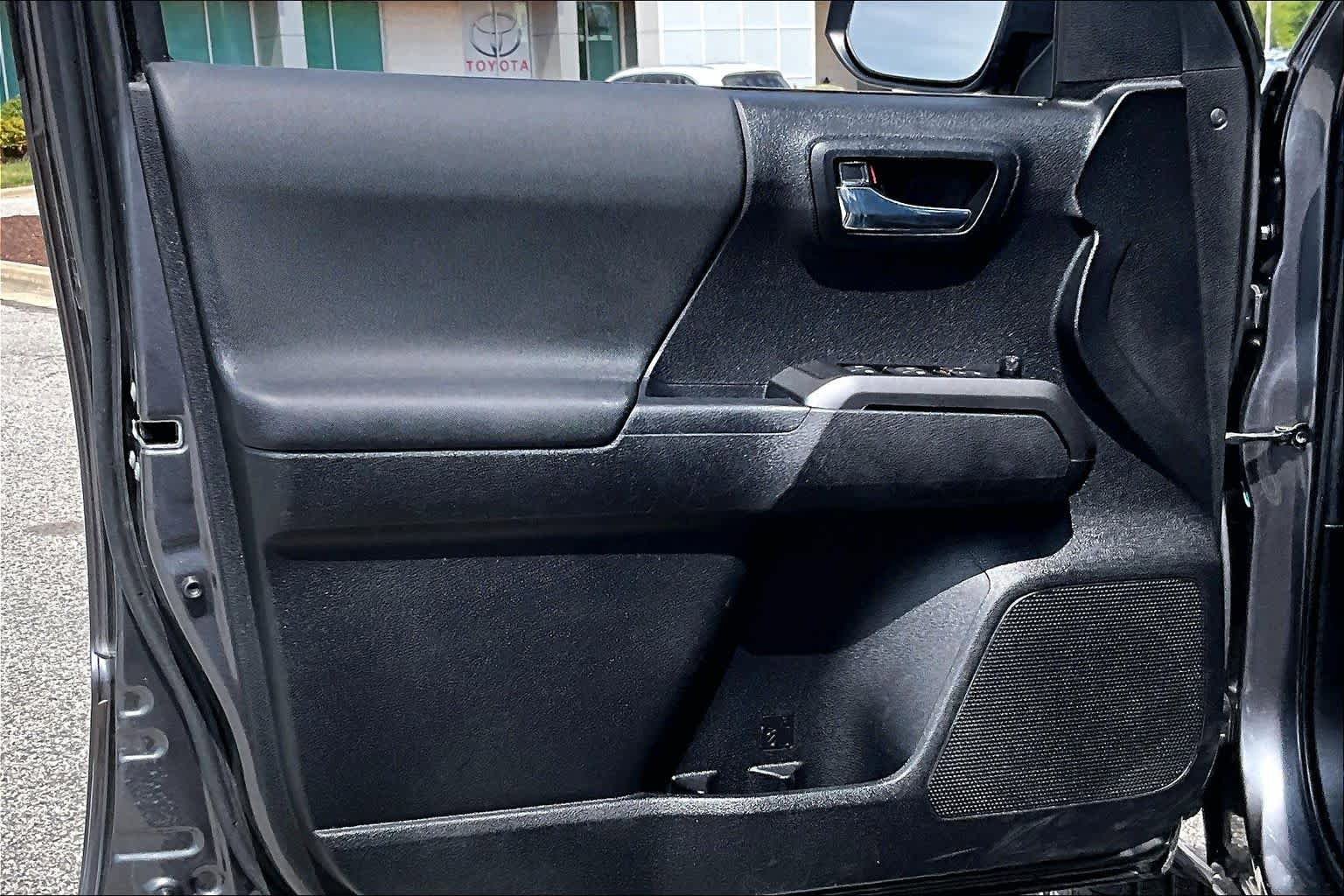 Used 2023 Toyota Tacoma TRD Off-Road AWD/4WD image 20