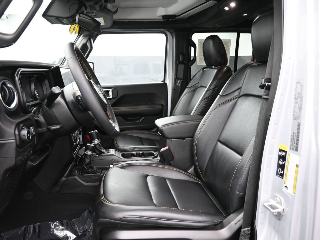 Used 2024 Jeep Wrangler Sahara image 17