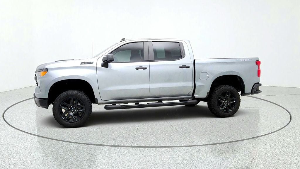 Used 2023 Chevrolet Silverado 1500 Custom Trail Boss w/ LPO, Dark Essentials Package AWD/4WD image 8