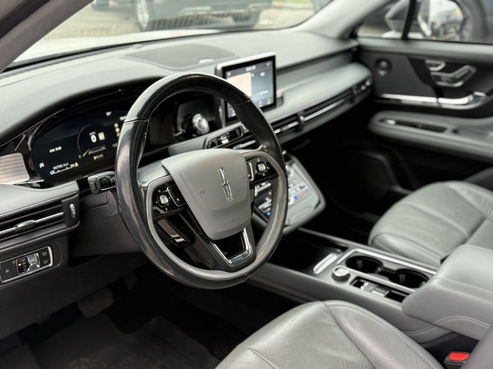 Used 2020 Lincoln Corsair Reserve w/ Equipment Group 201A image 8