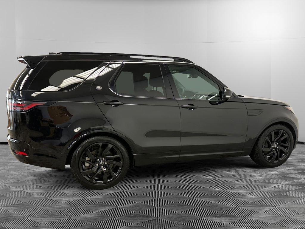 Used 2024 Land Rover Discovery Dynamic SE image 6