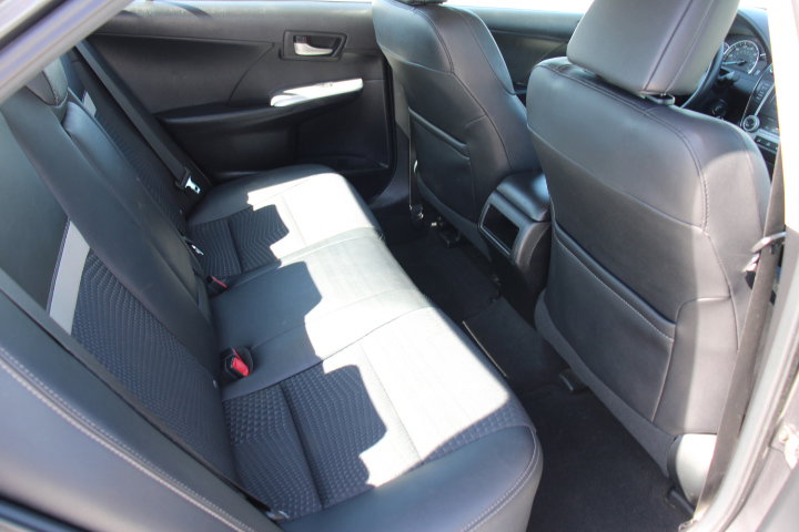 Used 2013 Toyota Camry SE image 16