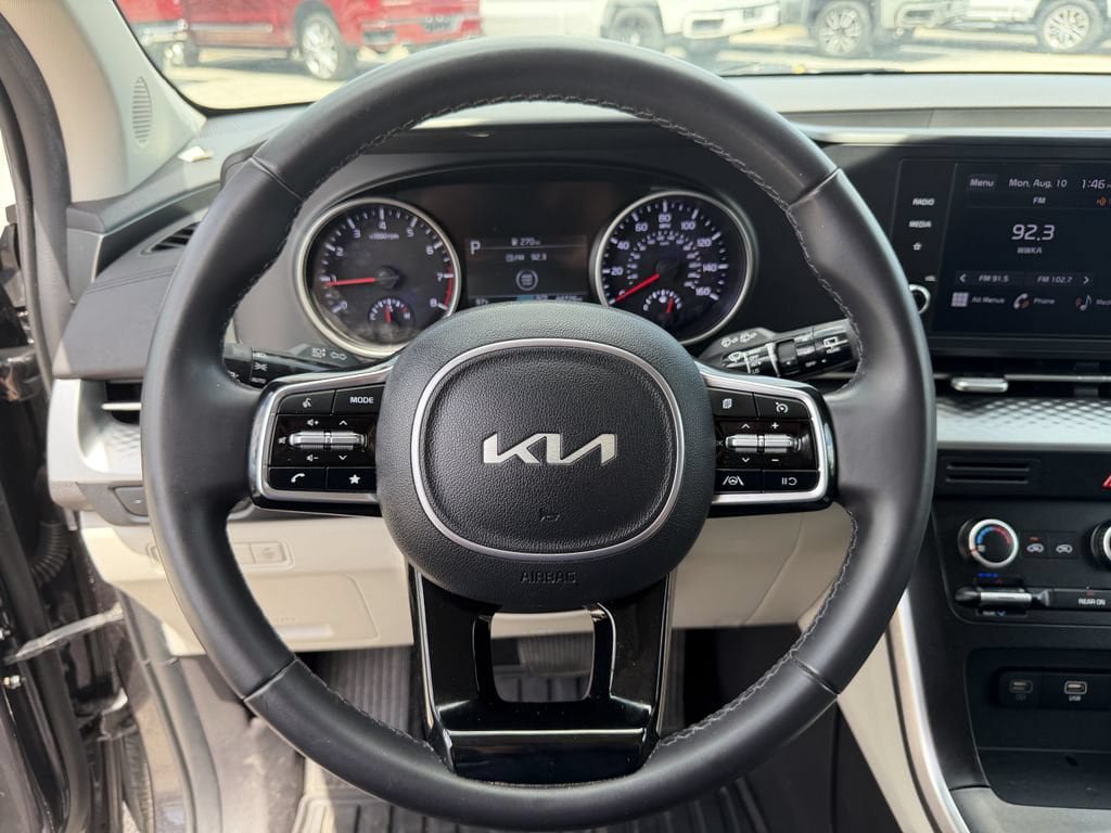 Certified 2024 Kia Carnival LX FWD image 34