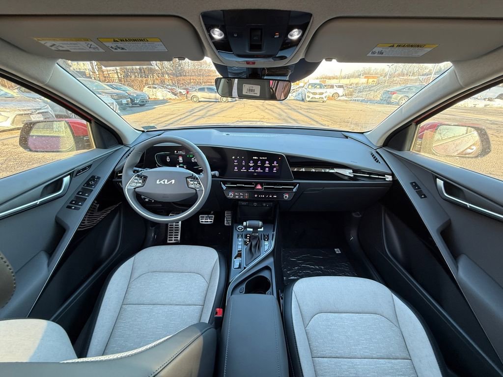 New 2025 Kia Niro SX Touring image 23