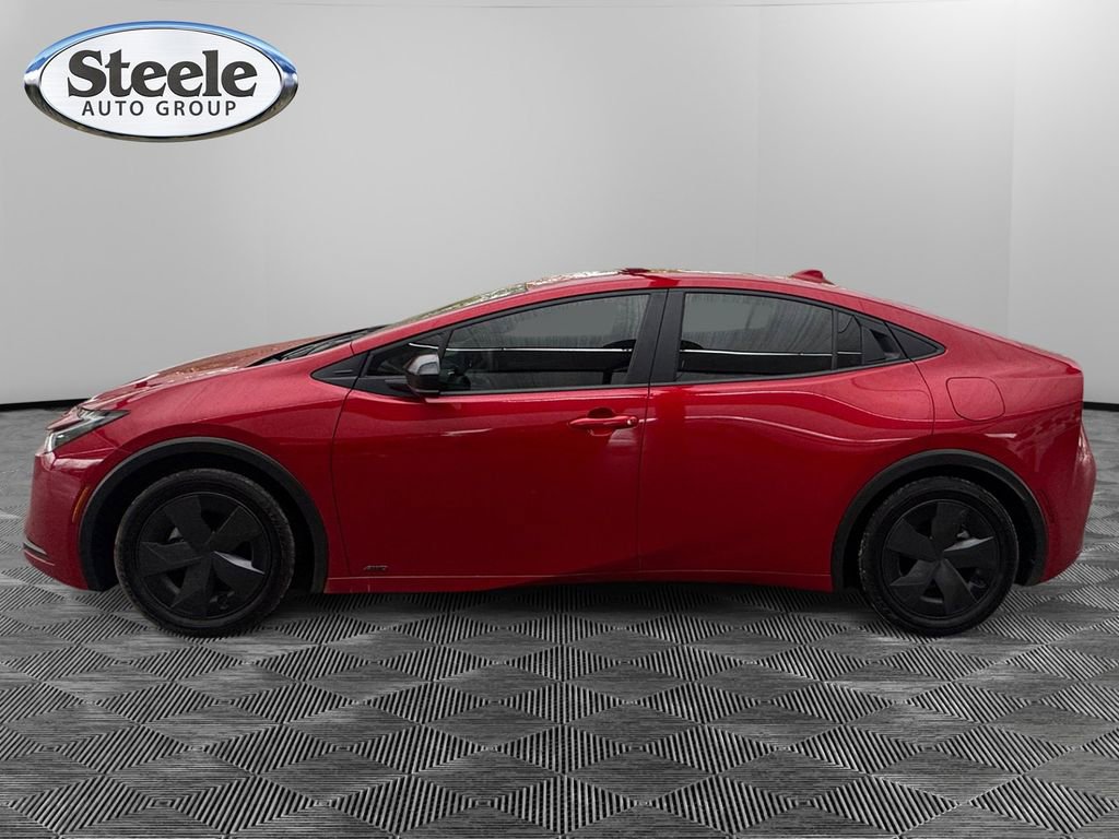 Used 2023 Toyota Prius LE image 2