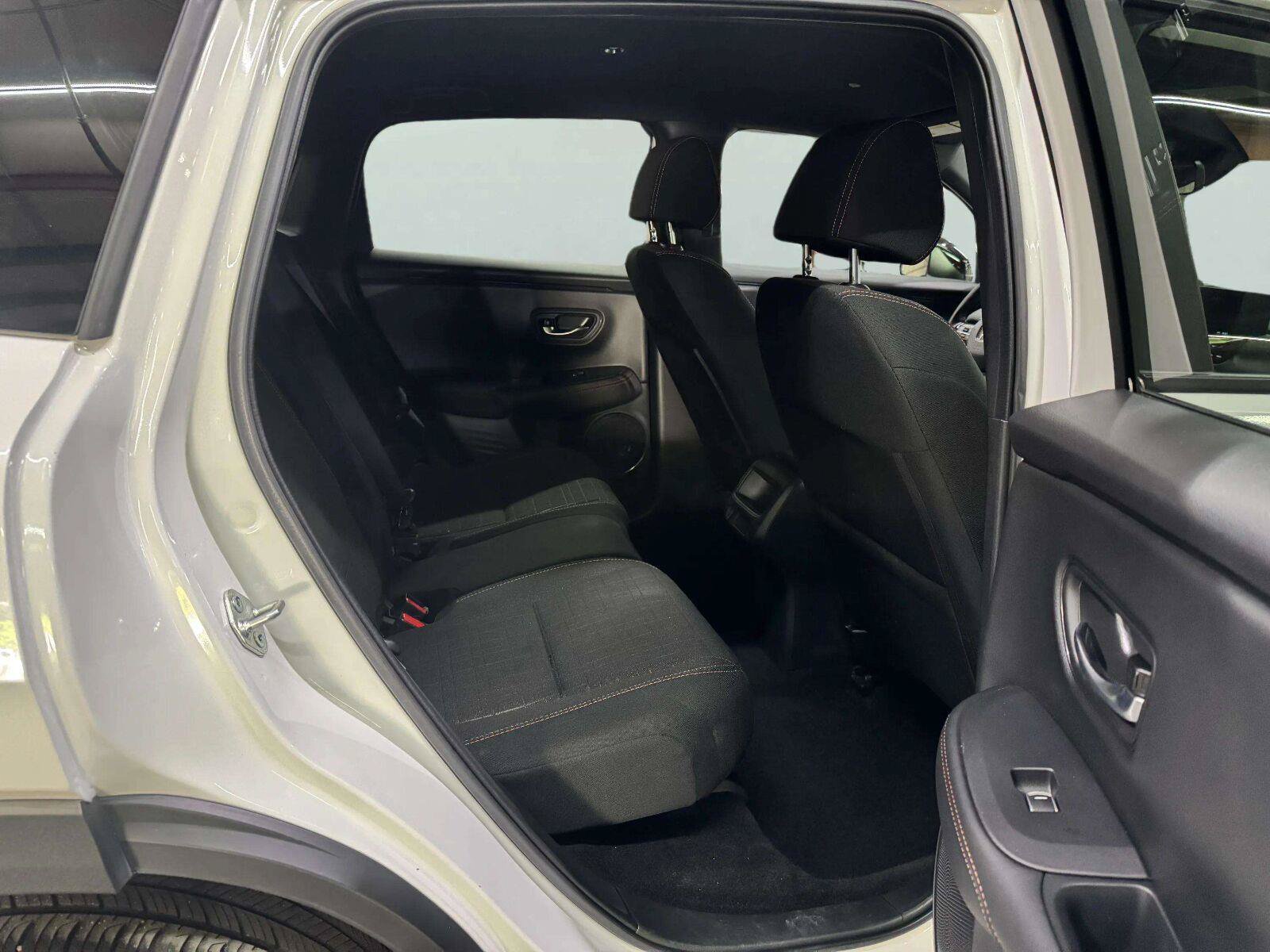 Used 2025 Honda HR-V Sport image 26