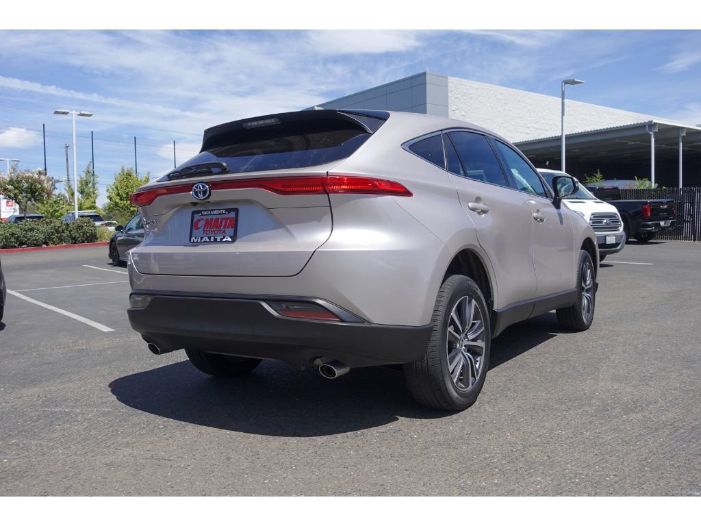 Certified 2023 Toyota Venza LE AWD/4WD image 3