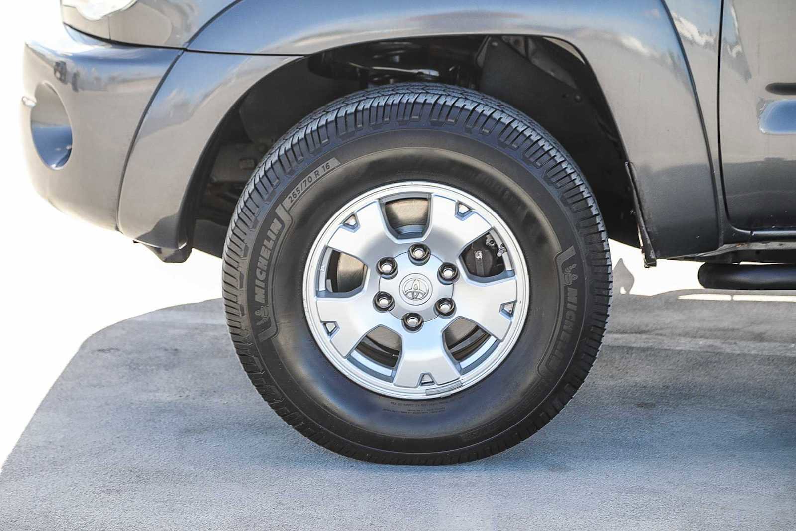 Used 2011 Toyota Tacoma PreRunner w/ SR5 Pkg #2 RWD image 10