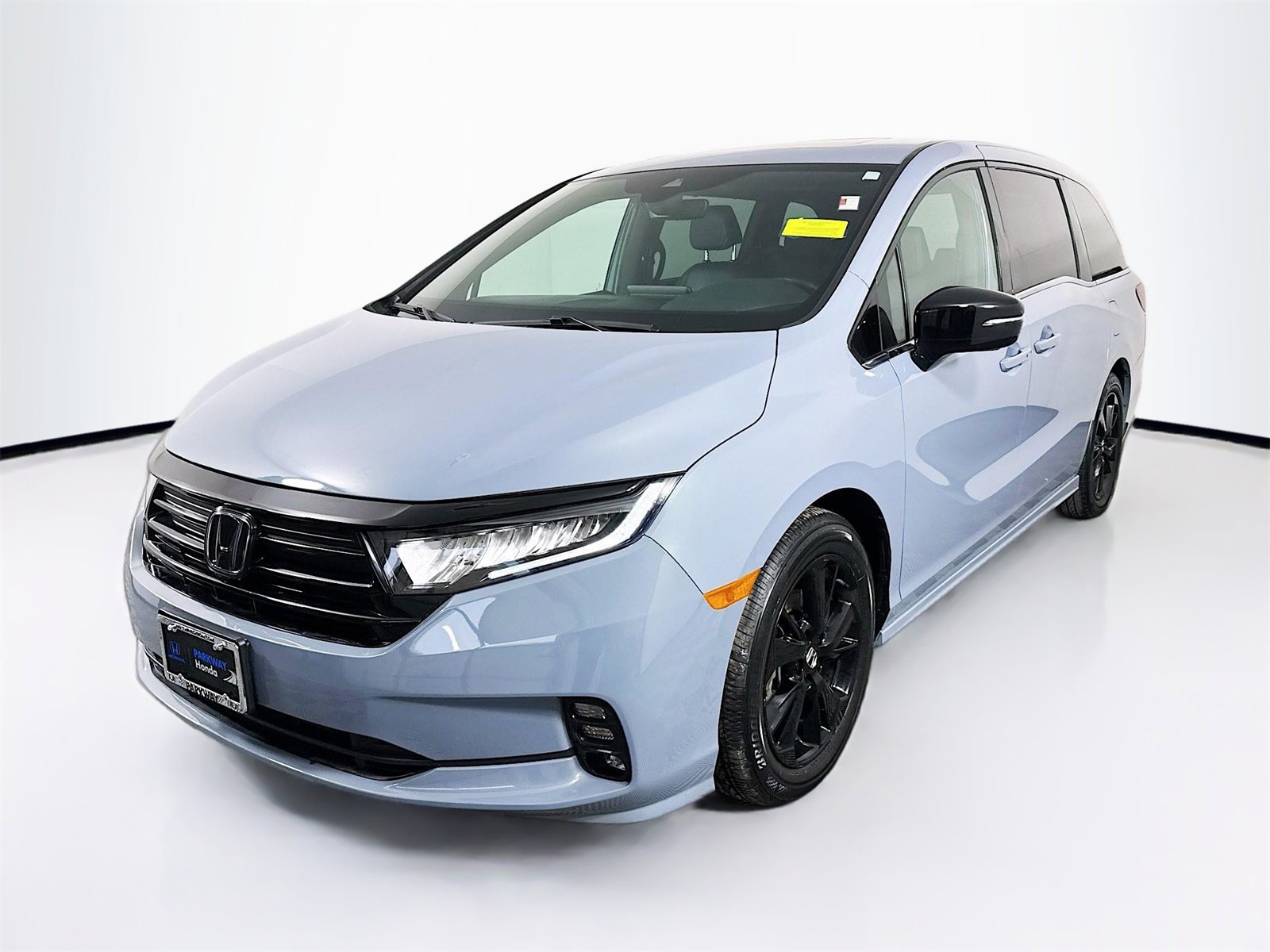 Used 2023 Honda Odyssey Sport image 3