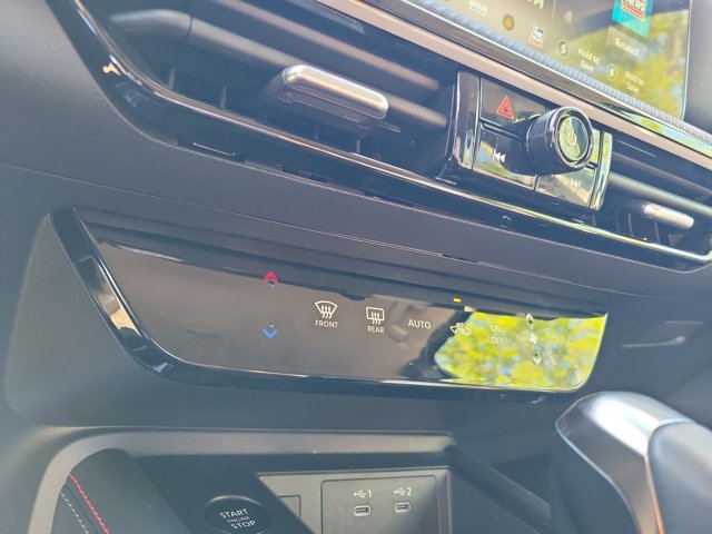 Used 2025 Nissan Kicks SR AWD/4WD image 30
