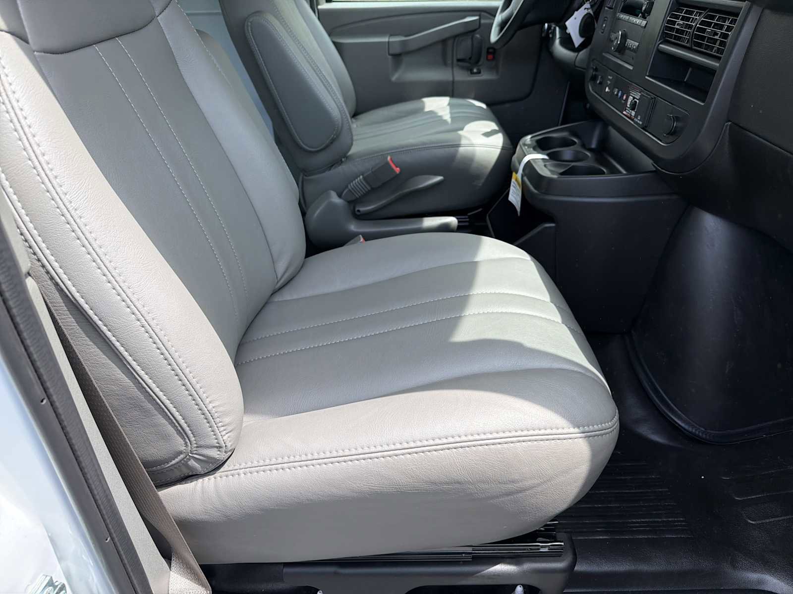 New 2025 GMC Savana 2500 w/ Driver Convenience Package image 10