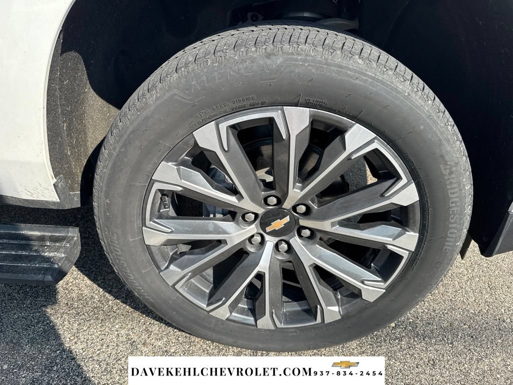 Used 2025 Chevrolet Suburban High Country AWD/4WD image 44