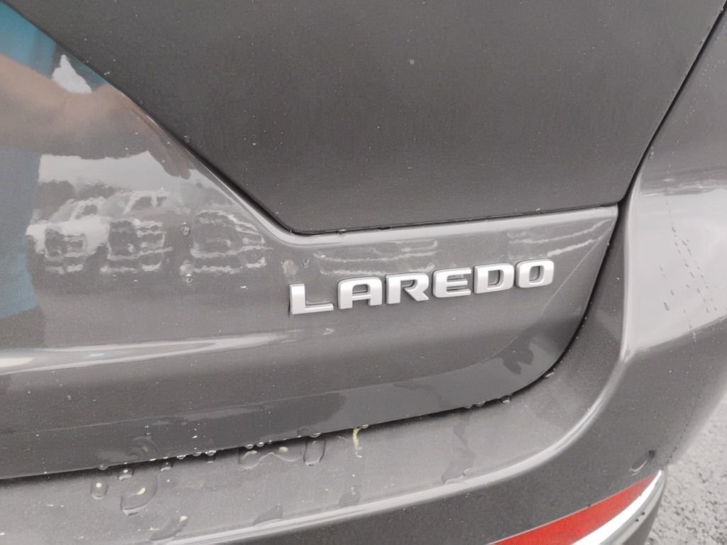 New 2026 Jeep Grand Cherokee Laredo image 12