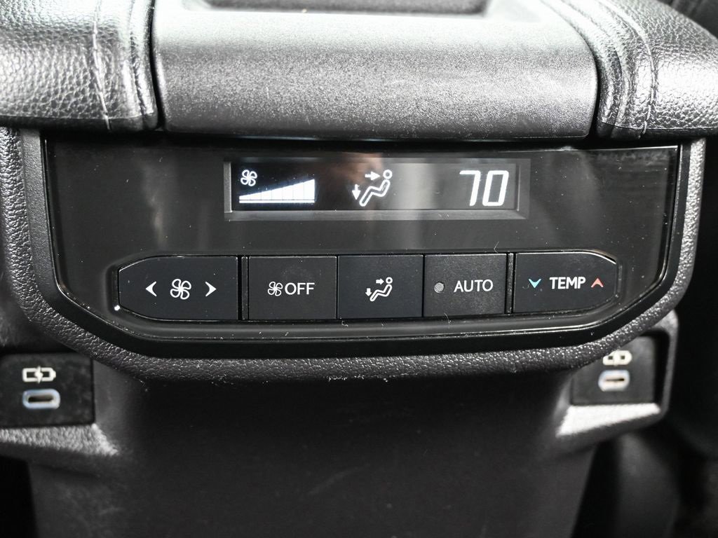 Used 2024 Toyota Grand Highlander XLE image 35