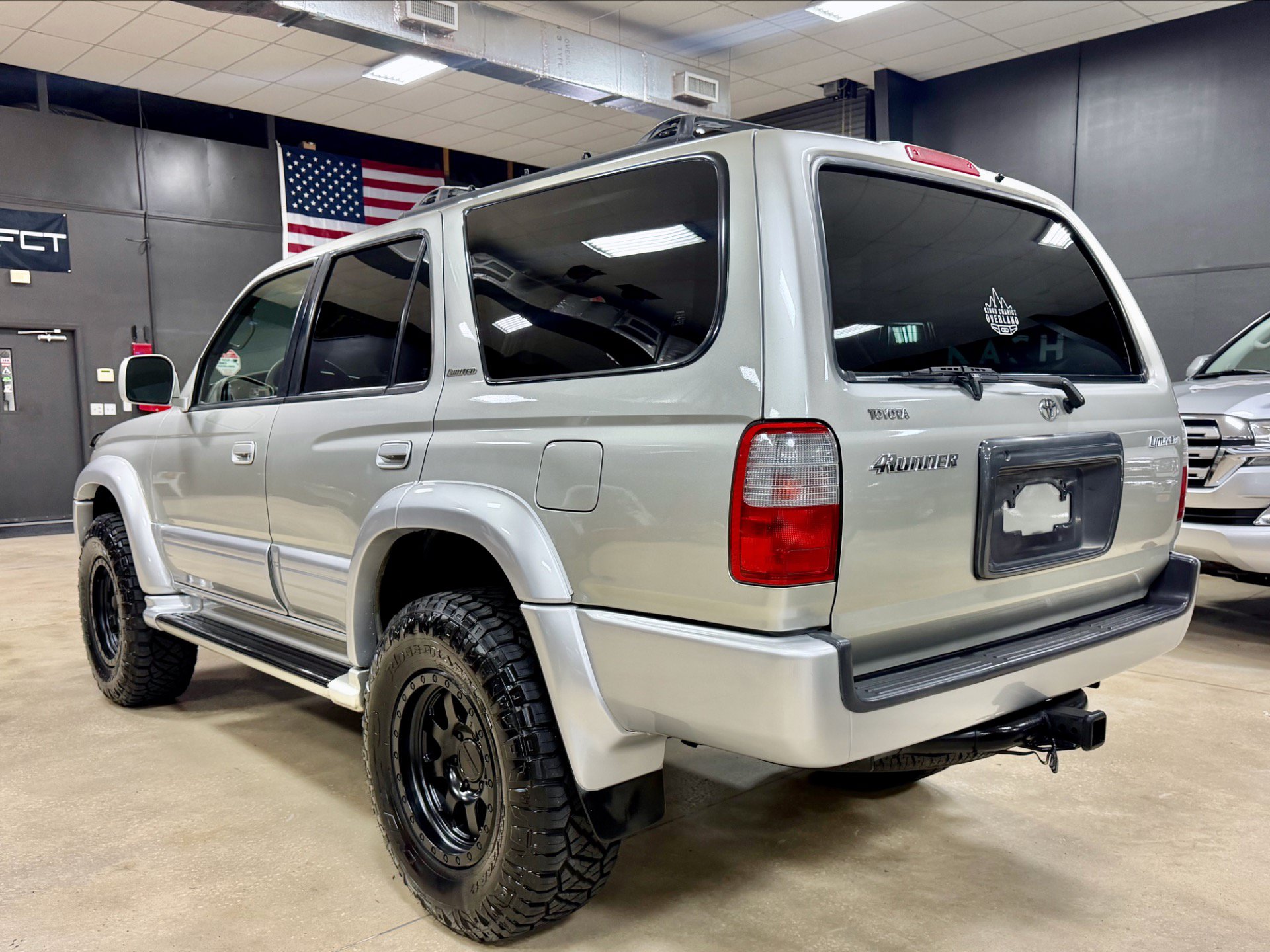 Used 2000 Toyota 4Runner Limited AWD/4WD image 8