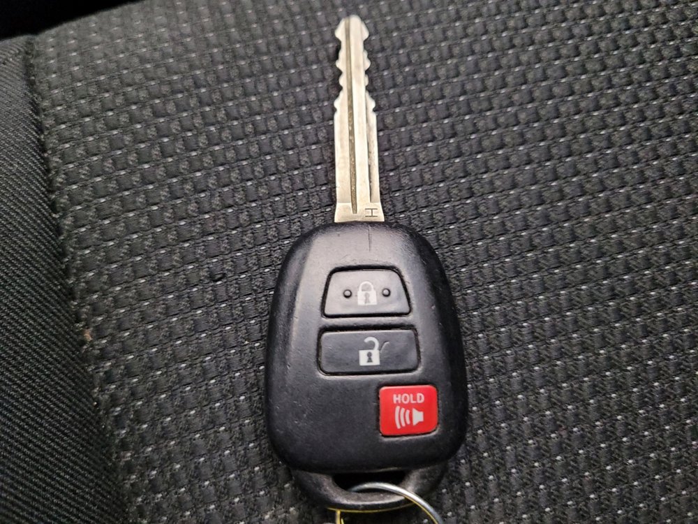 Used 2018 Toyota RAV4 Adventure FWD image 32