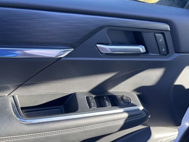 Used 2025 GMC Acadia Elevation image 11