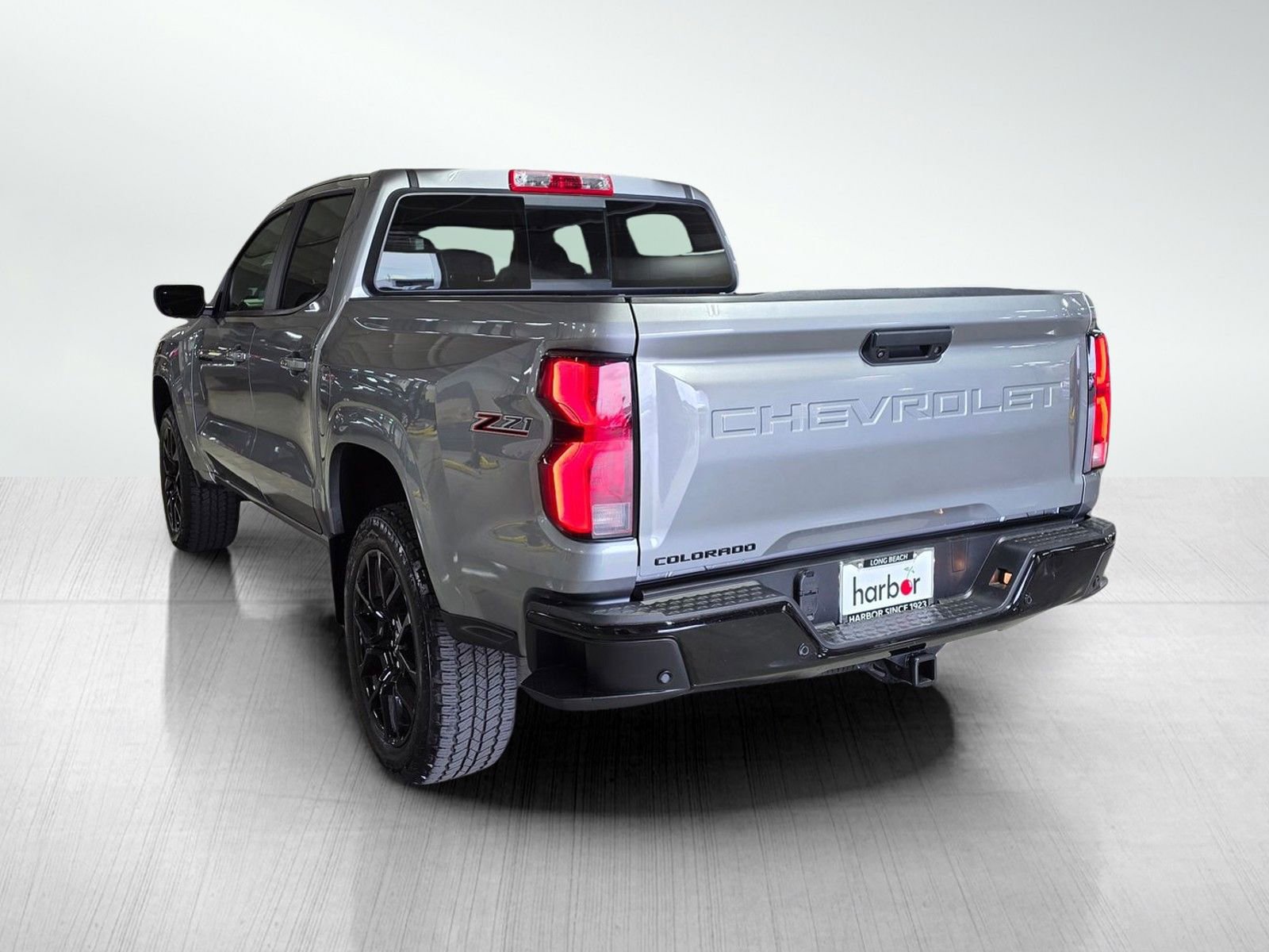 Used 2024 Chevrolet Colorado Z71 w/ LPO, Dark Essentials Package image 5